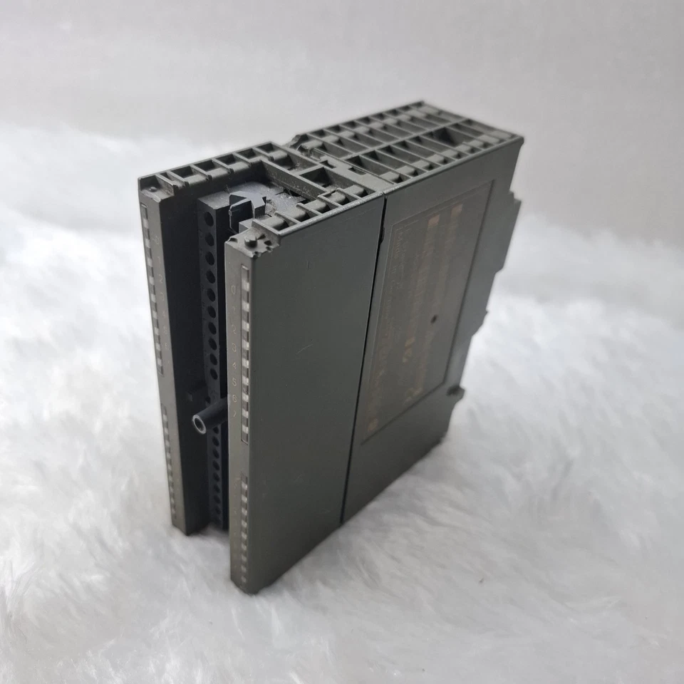 COSMETIC DAMAGED SIEMENS 6ES7 322-1BL00-0AA0 SIMATIC S7 6ES73221BL000AA0